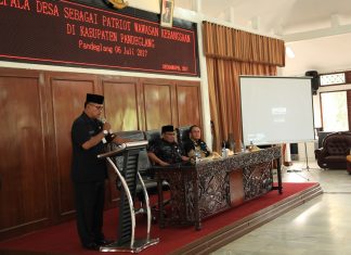 Kepala Badan Kesbangpol dan Perlindungan Masyarakat Pandeglang, Agus Priyadi Mustika, saat memberikan sambutan dalam kegiatan Wawasan Kebangsaan di Pendopo, Kamis (6/7/2017). (Fotographer : Gus)