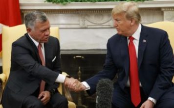 Trump Bungkam Soal Peluncuran Proses Perdamaian Timur Tengah