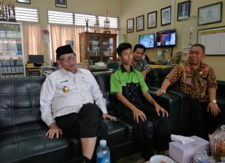 Juarai Lomba Aplikasi IT di Amerika, Anak Sopir Taksi Online Dihadiahi Beasiswa Hingga S2