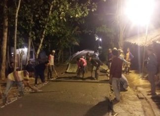 Warga Kemuning Tunjung Teja Gotong Royong Bangun Akses Jalan Penghubung