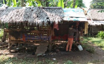 Duh Miris, Warga Pandeglang Tinggal di Gubuk Kandang Kambing