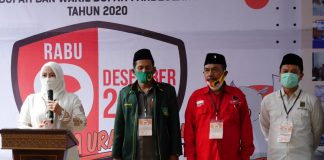 Dikawal Ratusan Pendukung, Irna-Tanto Daftar ke KPU Pandeglang
