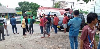 BBM Naik, Sopir Angkot di Pandeglang Mogok Beroperasi