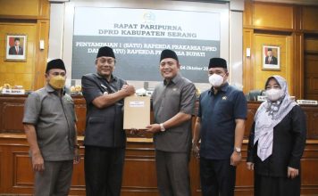 Wabup Pandji Sampaikan Raperda Percepatan Pembangunan Puspemkab Serang