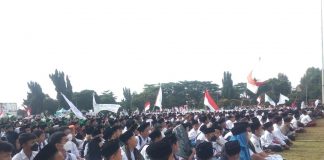 Peringati Hari Santri 2022, Ratusan Santri dan Elemen Masyarakat Padati Alun-alun Kota Santri