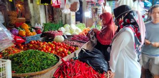 Jelang Nataru, Harga Bahan Pokok di Pasar Badak Pandeglang Naik
