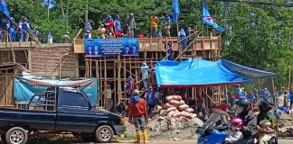 Hadapi Pemilu 2024, Kader Demokrat Pandeglang Gotong Royong Bangun Kantor DPC