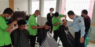 15 WBP Rutan Kelas IIB Pandeglang Dapat Pelatihan Pangkas Rambut