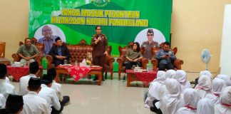 Melalui Program JMP, Kajari Pandeglang Berikan Pemahaman Hukum Kepada Santri