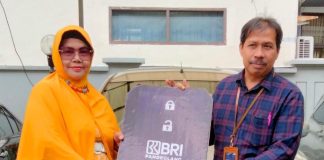 BRI Cabang Pandeglang Serahkan Grand Prize Undian Simpedes