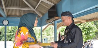 Reses Ke Lebak, Adde Rosi Serap Aspirasi Sekaligus Berikan Bantuan Pribadi Untuk Masyarakat