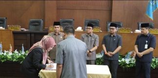 Paripurna DPRD Pandeglang, Anggota Banggar Sampaikan Hasil Pembahasan KUA PPAS Tahun 2024