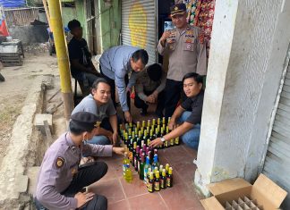 Operasi Pekat Maung 2023, Puluhan Botol Miras Diamankan di Warung Kelontong