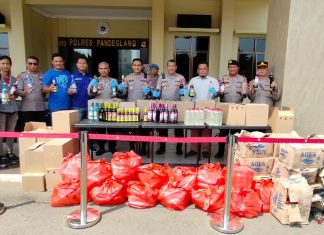Berkedok Toko Kelontongan, Ribuan Botol Miras Disita Dari Rumah Warga di Pandeglang