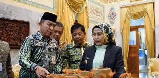 Bupati Serang Terus Kembangkan Industri Gerabah