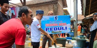 Perusahaan Simonida Media Yang Bergerak di Bidang Penjualan Online Salurkan Air Bersih