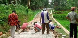Selain Abaikan K3, Pemasangan Paving Block di Desa Talagasari Diduga Minim Pengawasan