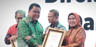 Sukses Program Imunisasi, Bupati Serang Raih Penghargaan Kemenkes