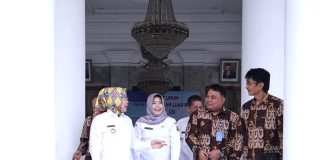 Diminta Tingkatkan Kinerja, Dadi Suryadi Disahkan Jadi Dirut BPR Serang