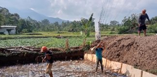 Sempat Dihentikan, Pembangunan Tower BTS Kadumerak Kembali Berjalan