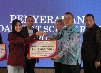 Indah Kiat Galakkan Program Beasiswa Pendidikan