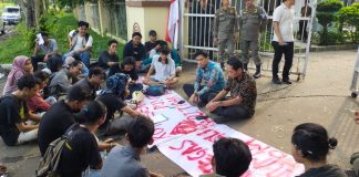 Mahasiswa Demo Dugaan Pungli dan Pengelolaan Parkir di Stadion MY