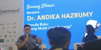 Bedah Buku Karyanya ‘Yang Muda Yang Bekerja’, Andika Hazrumy Resmi Tutup Harbukfest 2024 di Untirta
