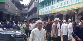 Ketua MUI Banten Wafat, Sejumlah Pelayat Datangi Rumah Duka