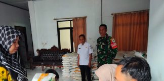 Ratusan Warga Dapat Bantuan Beras Dari Pemerintah