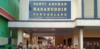 Sambut Hari Adhyaksa Ke-64 dan HUT IAD Ke-24, Kejari Pandeglang Gelar Bhakti Sosial