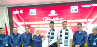 Uday Suhada dan Pujiyanto Jadi Bapaslon Pertama Daftar Ke KPU Pandeglang
