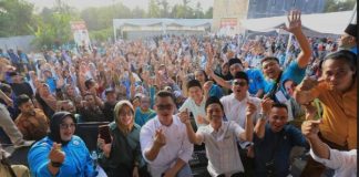 Ribuan Warga di Menes Deklarasi Dukung Airin-Ade dan Fitron-Diana