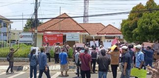 Banyak ASN di Pandeglang Tak Netral Dalam Pilkada, Puluhan Mahasiswa Geruduk Bawaslu