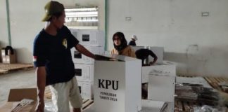 KPU Pandeglang Mulai Rakit Ribuan Kotak Suara