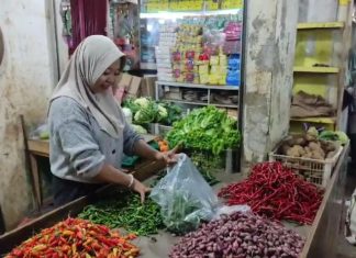 Harga Cabai Rawit Oranye di Pasar Tradisional Badak Pandeglang Semakin Pedas