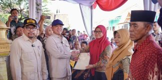Menteri Nusron Serahkan 546 Sertipikat Hasil Konsolidasi Tanah di Jawa Tengah, Permukiman Warga Makin Bernilai dan Terjamin