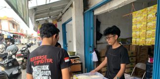 Pastikan Sesuai HET, Satgas Pangan Polres Pandeglang Pantau Harga Beras dan Minyak di Pasar Badak