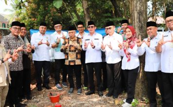 Jaga Aset Umat, Kantah Pandeglang Sukseskan Gerakan Pemasangan Tanda Batas Tanah Wakaf