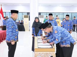 Ambil Sumpah/Janji 1.322 PNS Baru, Wamen Ossy : Awal Mulainya Tanggung Jawab ASN