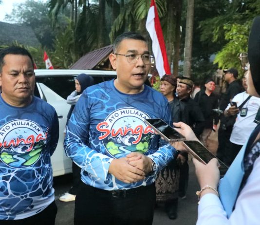 Hadiri Gerakan Nasional “AYO Muliakan Sungai”, Wamen Ossy : Memuliakan Sungai Berarti Memuliakan Negara