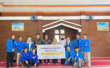 Mahasiswa Universitas Pamulang Implementasikan Sistem Presensi QR Code di SMK Hikmatul Iman Universitas Pamulang Serang