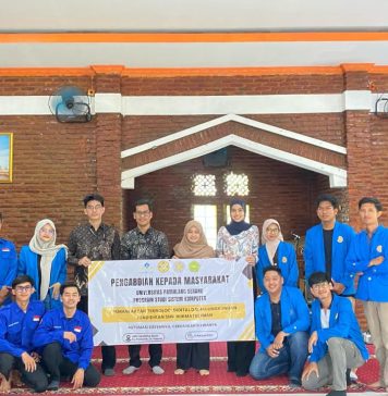 Mahasiswa Universitas Pamulang Implementasikan Sistem Presensi QR Code di SMK Hikmatul Iman Universitas Pamulang Serang