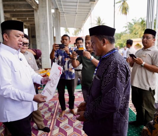 Menteri Nusron Serahkan Sertipikat Wakaf dan Bantuan dari MUI untuk Masjid Salman Alfarisi Aceh Tamiang