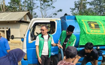 DPC PPP Pandeglang Salurkan Bantuan Air Bersih