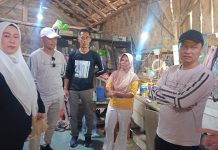 DPRD Pandeglang Renovasi Rumah Warga Caringin yang Ambruk