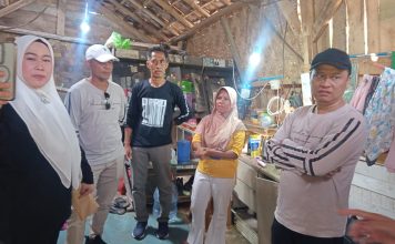 DPRD Pandeglang Renovasi Rumah Warga Caringin yang Ambruk