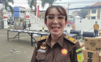 4.251 Slof Rokok Ilegal Dimusnahkan Kejari Pandeglang