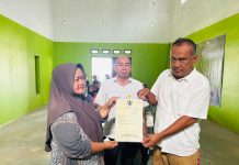 Kantor Pertanahan Kabupaten Pandeglang Salurkan Sertipikat PTSL kepada Masyarakat Desa Mendung